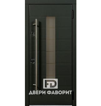Дверь стальная со стеклом в коттедж с цинкогрунтом
