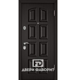 Стальная дверь с отделкой МДФ темного цвета