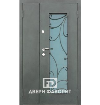 дверь на улицу двустворчатая с ковкой и стеклом